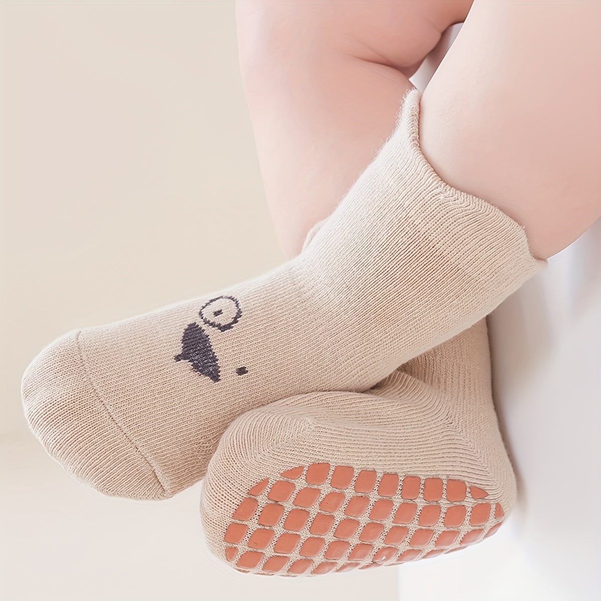 A pair of cute cartoon animal expression baby socks for children, suitable for all seasons, non slip floor socks, newborn crawling indoor socks
